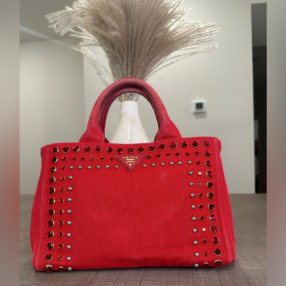 Prada Canapa
